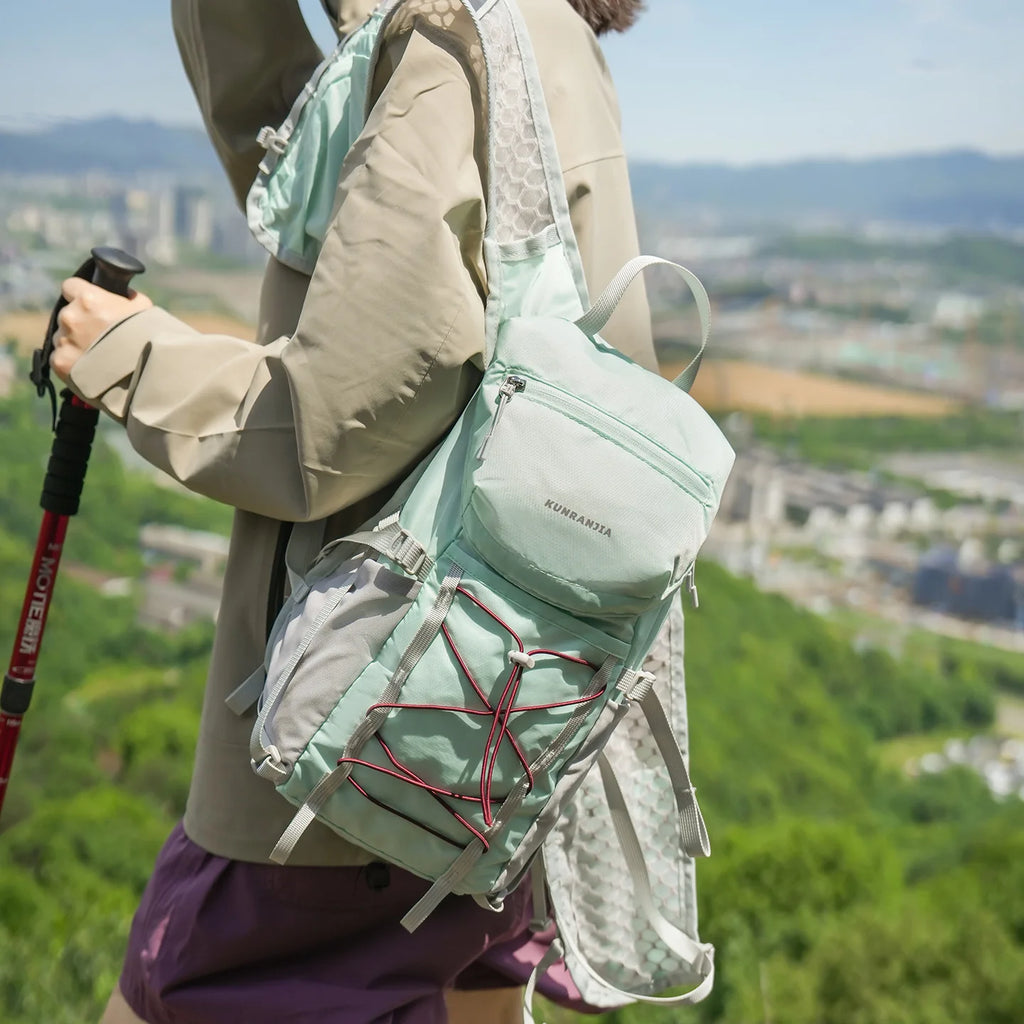 New Lightweight Waterproof Breathable Outdoor Hiking Backpack Trendy Good Looking Travel Daypack for Men and Women